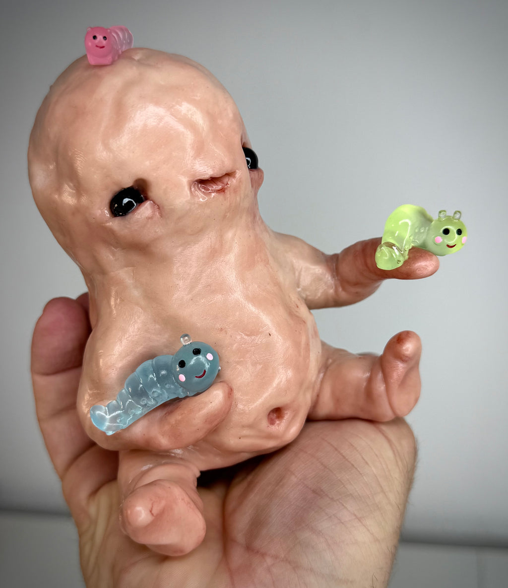 Worm Friends Disturbie – Grotesque Creature Sculpture – Weird Handmade Polymer Clay Oddity￼