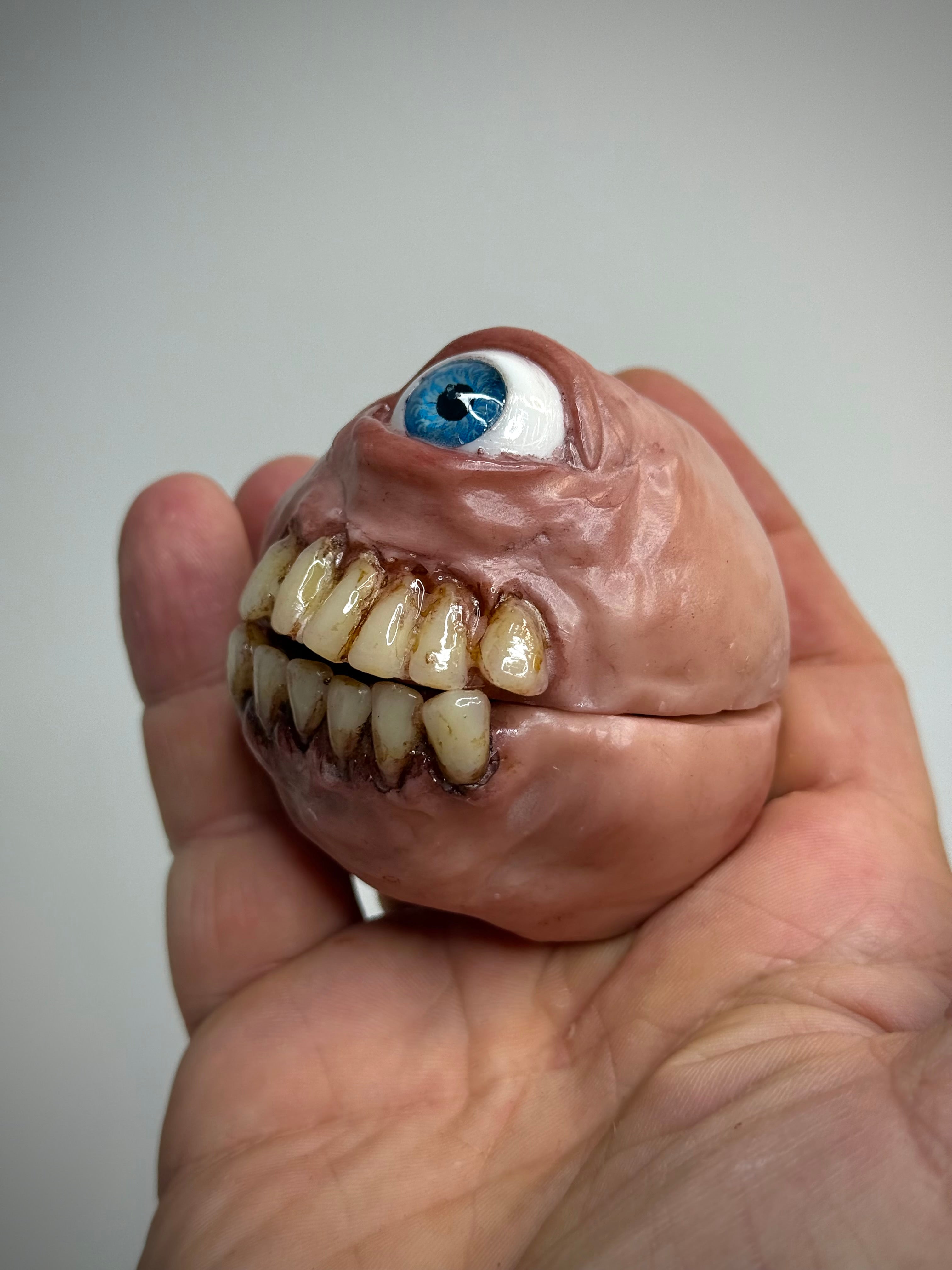 Eyeball Grinder – Handmade Horror Herb Grinder Sculpture