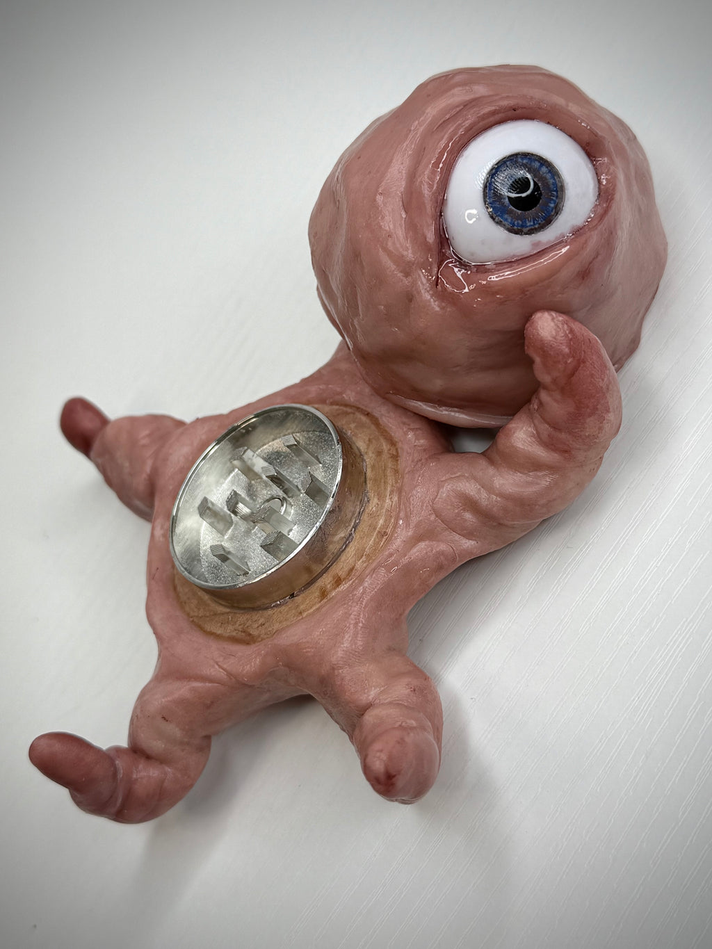 Eyeball Grinder – Handmade Polymer Clay Weed Grinder – Weird Horror Smoking Accessory